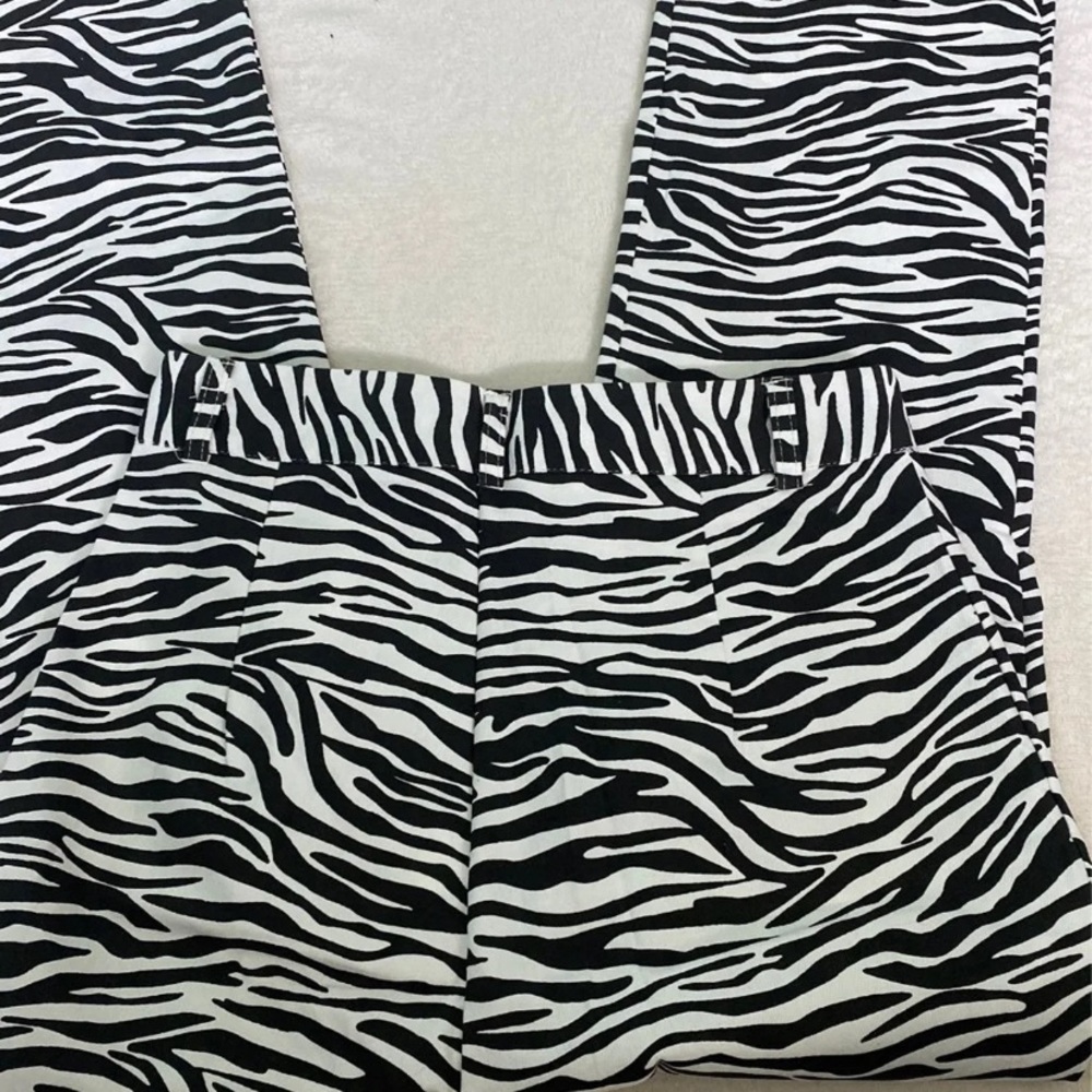 zebra pants - Picture 4 of 4